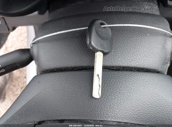 3KPA24AD2NE437889 2022 KIA RIO Серебряный Вид панели приборов