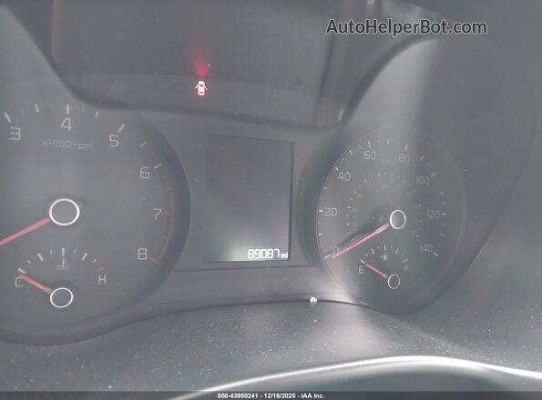 3KPA24AD3LE273131 2020 KIA RIO Red Widok tylnych siedzeń