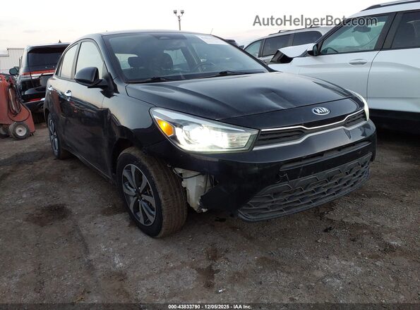 3KPA25AD2ME397401 2021 KIA RIO 5-DOOR Черный Передняя правая четверть