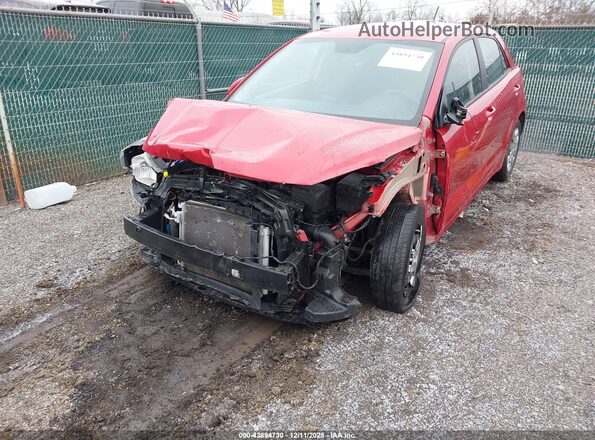 3KPA25AD5PE575127 2023 KIA RIO 5-DOOR Красный Вид спереди