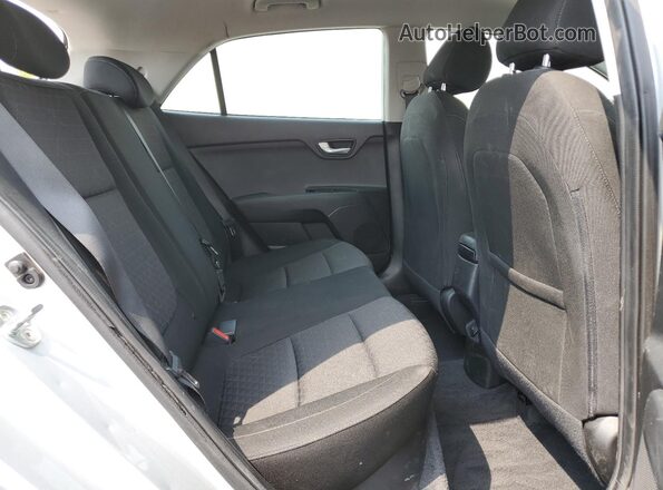3KPA25AD6LE313997 2020 KIA RIO Silver Vista de los asientos traseros