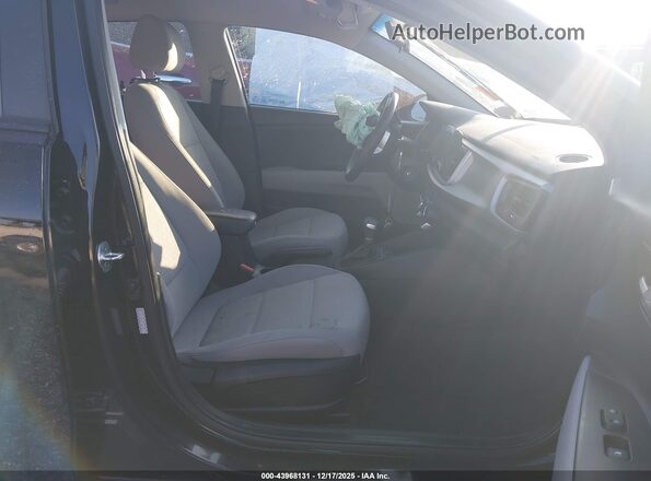 3KPA25AD6LE341699 2020 KIA RIO 5-DOOR Черный Вид салона спереди