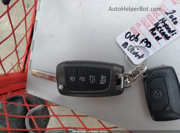 3KPC24A61LE125523 2020 HYUNDAI ACCENT Красный Вид панели приборов