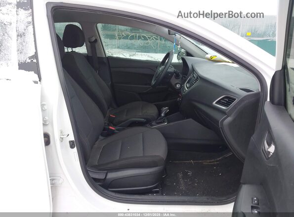 3KPC24A63ME132510 2021 HYUNDAI ACCENT Белый Вид салона спереди