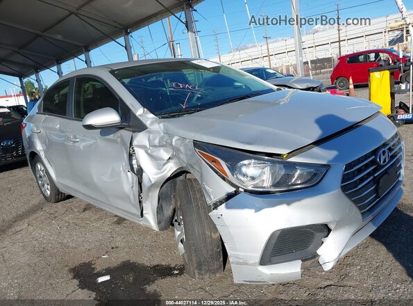 3KPC24A64NE185170 2022 HYUNDAI ACCENT Серебряный Вид спереди