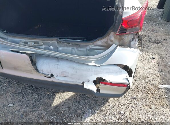 3KPC24A66LE114291 2020 HYUNDAI ACCENT Серебряный Вид спереди