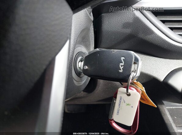 3KPF24AD2NE465889 2022 KIA FORTE Серый Вид панели приборов