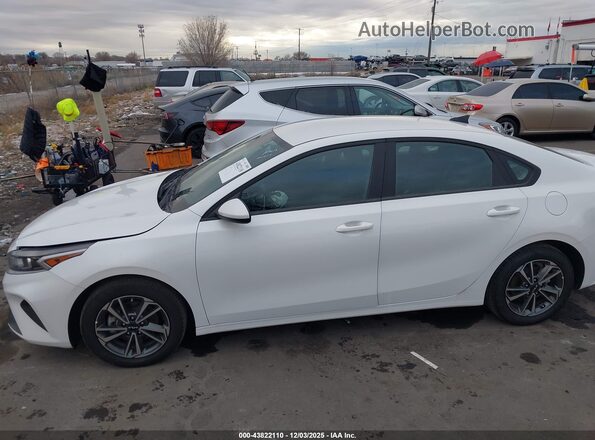 3KPF24AD9RE757223 2024 KIA FORTE White Панорамний вид салону 360°