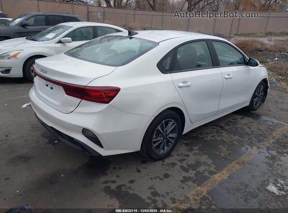 3KPF24AD9RE757223 2024 KIA FORTE White Задня права чверть