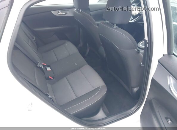3KPF24AD9RE757223 2024 KIA FORTE White Вид наклейки з VIN-кодом