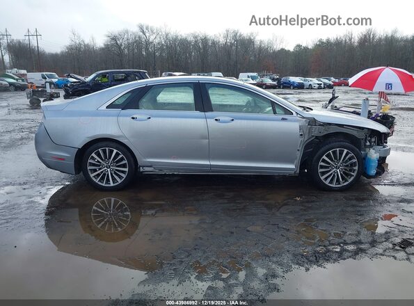 3LN6L5B93LR601719 2020 LINCOLN MKZ Silver Widok wnętrza 360 stopni