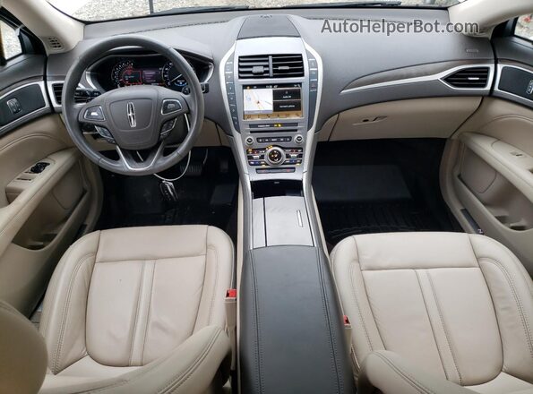 3LN6L5C91JR621866 2018 LINCOLN MKZ Белый Вид панели приборов