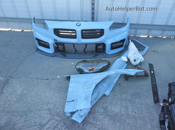 3MF23DM01S8E94568 2025 BMW M2 Blue Engine compartment view