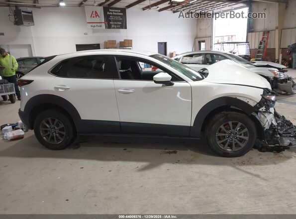 3MVDMAAL4MM215550 2021 MAZDA CX-30 White Vista interior trasera