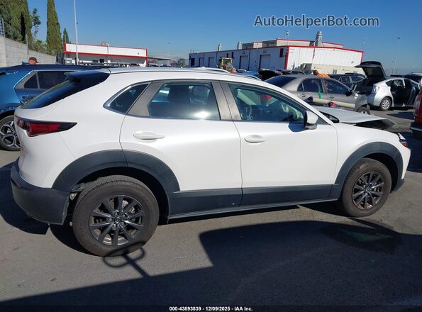 3MVDMABL0LM120464 2020 MAZDA CX-30 White Widok wnętrza z tyłu