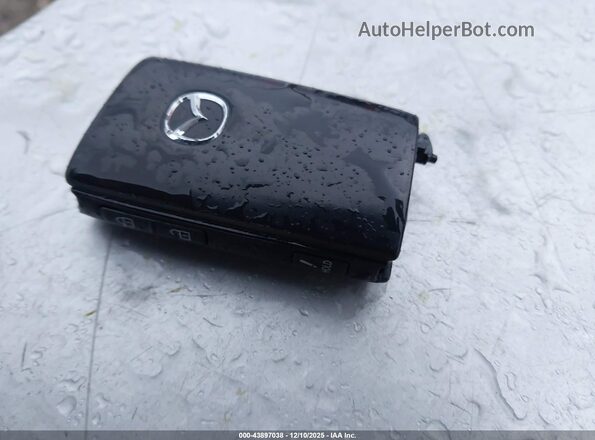 3MVDMBBM1SM760969 2025 MAZDA CX-30 Красный Вид панели приборов
