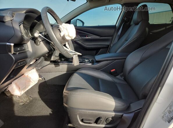 3MVDMBCM2RM672988 2024 MAZDA CX-30 Белый Вид салона спереди