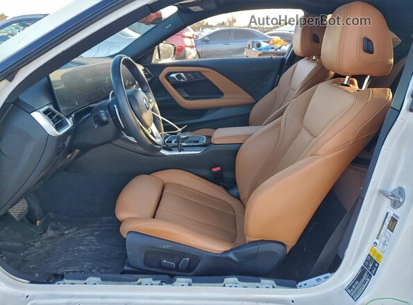 3MW33CM00R8D97645 2024 BMW OTHER Белый Вид салона спереди