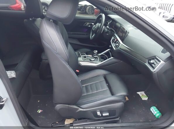3MW53CM05N8C48070 2022 BMW M2 Серый Вид салона спереди