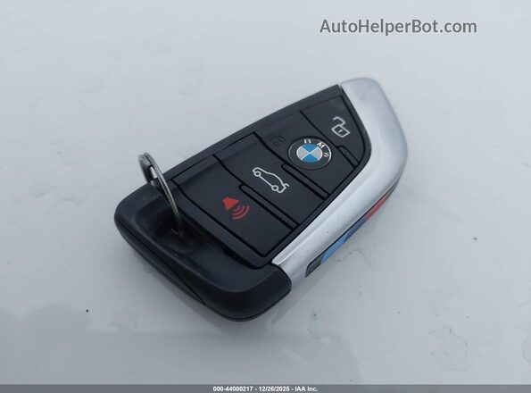 3MW53CM06N8C33528 2022 BMW M2 Белый Вид панели приборов