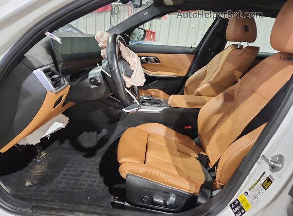 3MW89FF05P8D68108 2023 BMW OTHER Белый Вид салона спереди