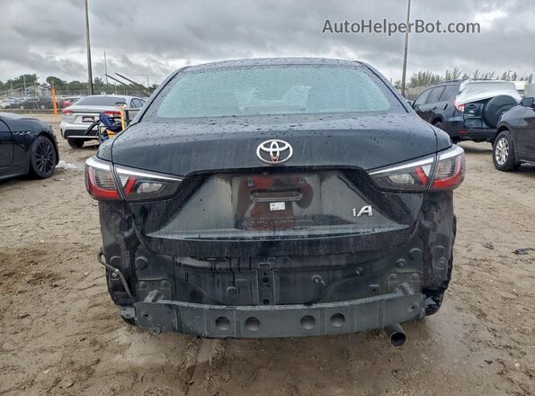 3MYDLBYV0JY310436 2018 TOYOTA YARIS Black Widok z tyłu