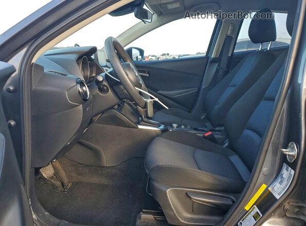 3MYDLBYV1KY514969 2019 TOYOTA YARIS Серый Вид салона спереди