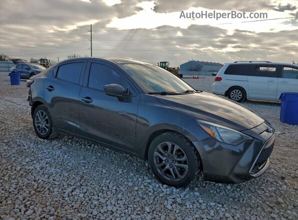 3MYDLBYV1KY514969 2019 TOYOTA YARIS Серый Передняя правая четверть