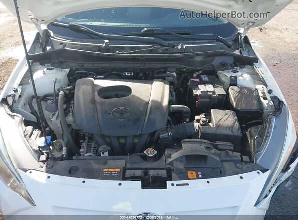 3MYDLBYV2JY332177 2018 TOYOTA YARIS IA Белый Вид сзади