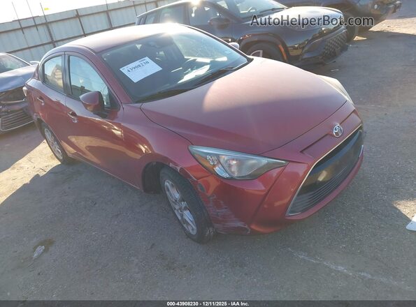 3MYDLBYV3JY317302 2018 TOYOTA YARIS IA Red Przód prawy