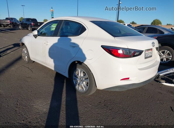 3MYDLBYV3JY330020 2018 TOYOTA YARIS IA Белый Панорамный вид салона 360°