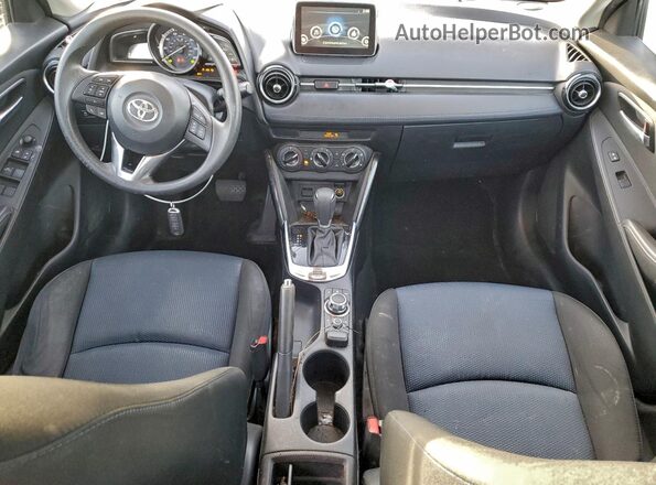 3MYDLBYV4JY312366 2018 TOYOTA YARIS Blue Dashboard view