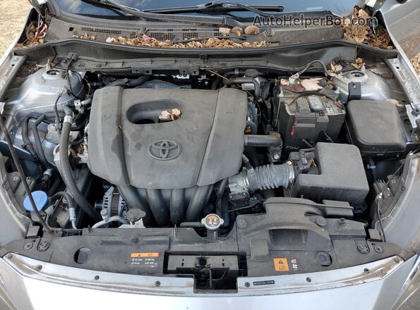 3MYDLBYV5LY715758 2020 TOYOTA YARIS Серебряный Вид задней части салона
