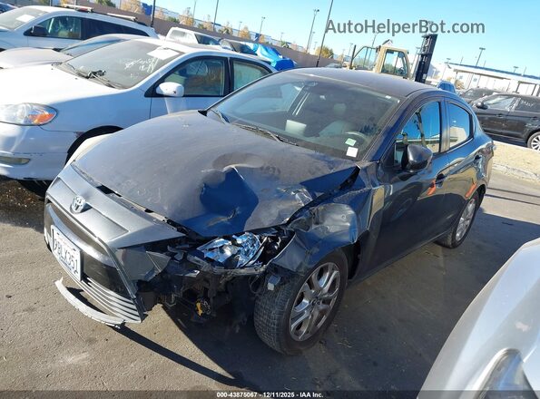 3MYDLBYV6HY168376 2017 TOYOTA YARIS IA Черный 