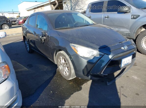 3MYDLBYV6HY168376 2017 TOYOTA YARIS IA Черный Передняя правая четверть
