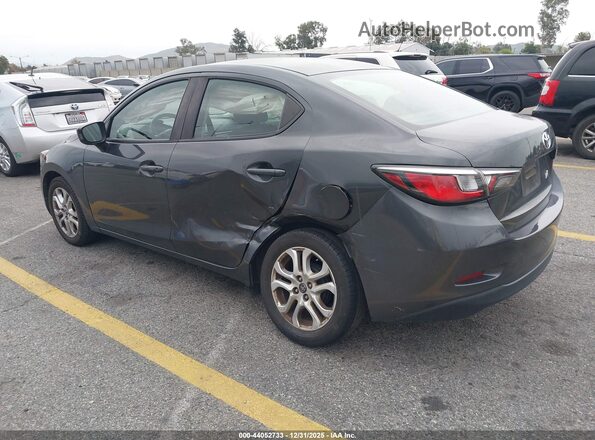 3MYDLBYV6JY329573 2018 TOYOTA YARIS IA Коричневый Задняя левая четверть