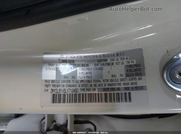3MYDLBYV6LY712450 2020 TOYOTA YARIS Белый Вид подкапотного пространства
