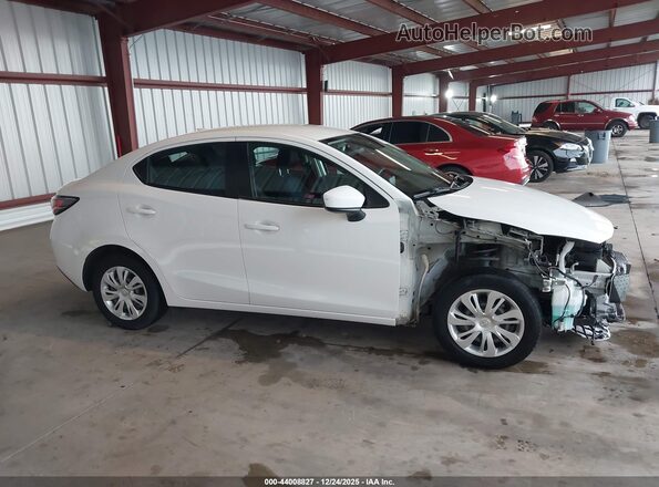 3MYDLBYV6LY712450 2020 TOYOTA YARIS Белый Панорамный вид салона 360°