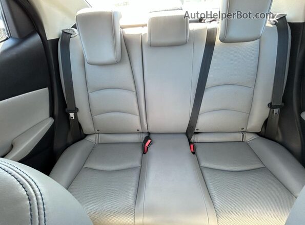 3MYDLBYV8KY509896 2019 TOYOTA YARIS Серебряный 