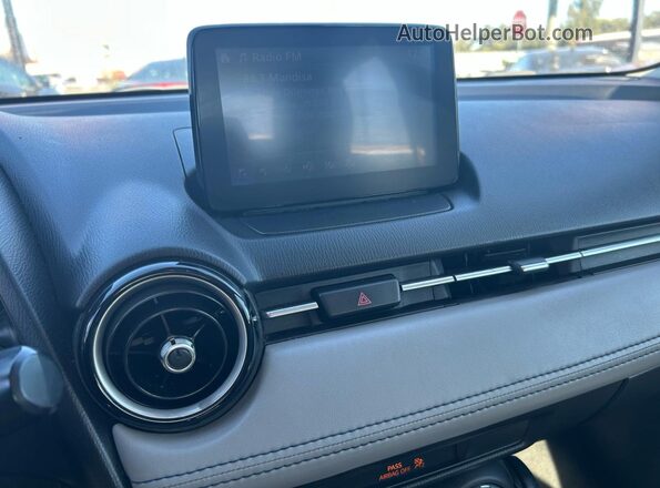 3MYDLBYV8KY509896 2019 TOYOTA YARIS Серебряный Вид подкапотного пространства