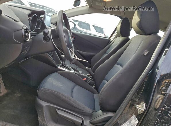 3MYDLBYV9HY180697 2017 TOYOTA YARIS Black Front interior view