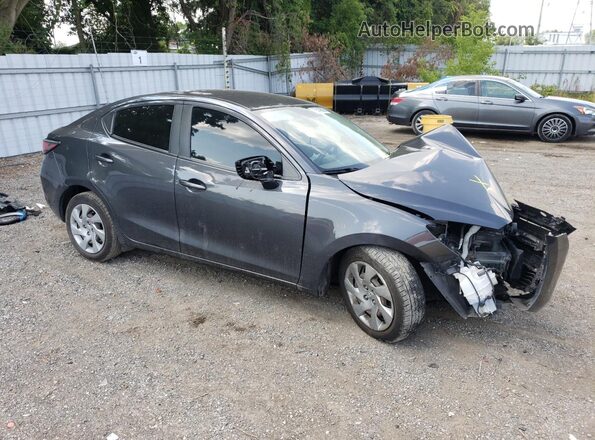 3MYDLBYVXGY106834 2016 TOYOTA YARIS Серый Передняя правая четверть