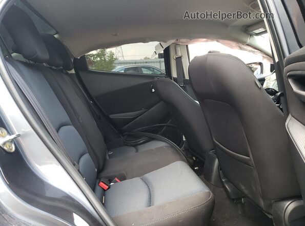 3MYDLBYVXGY106834 2016 TOYOTA YARIS Серый Вид задних сидений