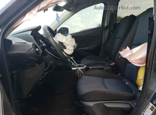 3MYDLBYVXGY106834 2016 TOYOTA YARIS Серый Вид салона спереди
