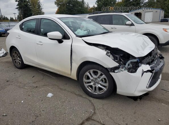 3MYDLBYVXJY321444 2018 TOYOTA YARIS Белый Передняя правая четверть