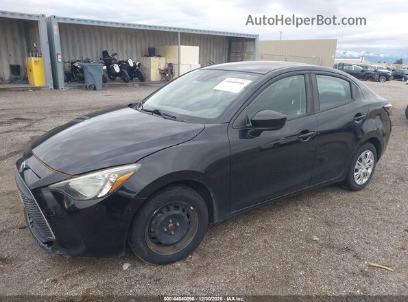 3MYDLBYVXKY510791 2019 TOYOTA YARIS Черный Передняя левая четверть