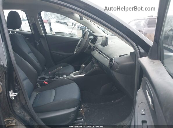 3MYDLBYVXKY510791 2019 TOYOTA YARIS Черный Вид салона спереди