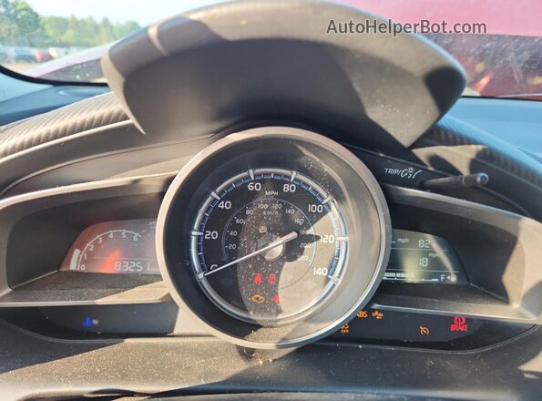3MYDLBYVXKY513352 2019 TOYOTA YARIS Красный Вид щитка приборов