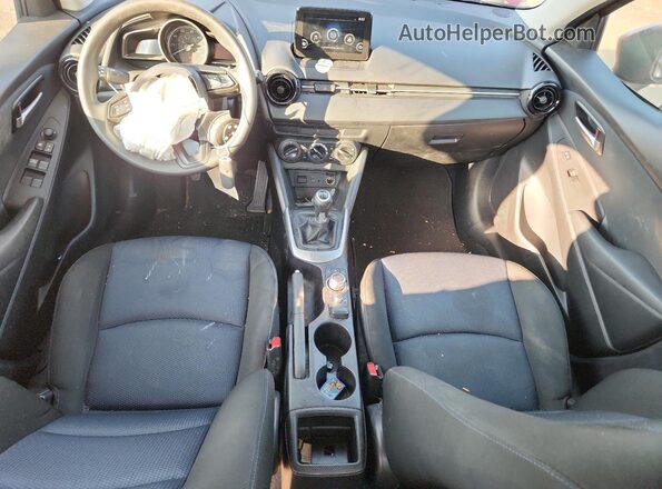 3MYDLBYVXKY513352 2019 TOYOTA YARIS Красный Вид панели приборов