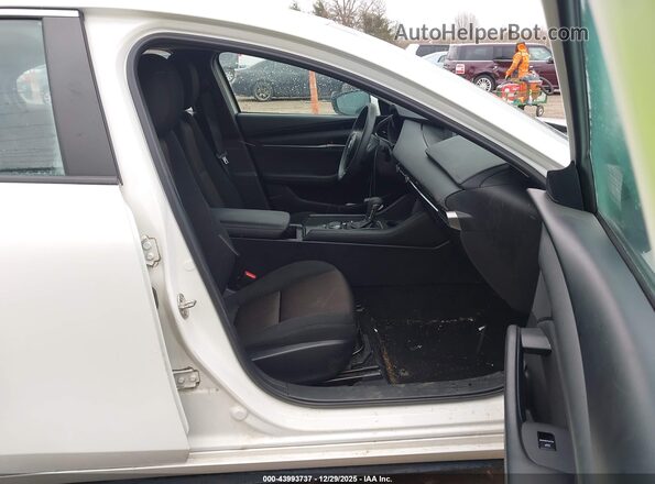 3MZBPAAL1NM301476 2022 MAZDA 3 Белый Вид салона спереди